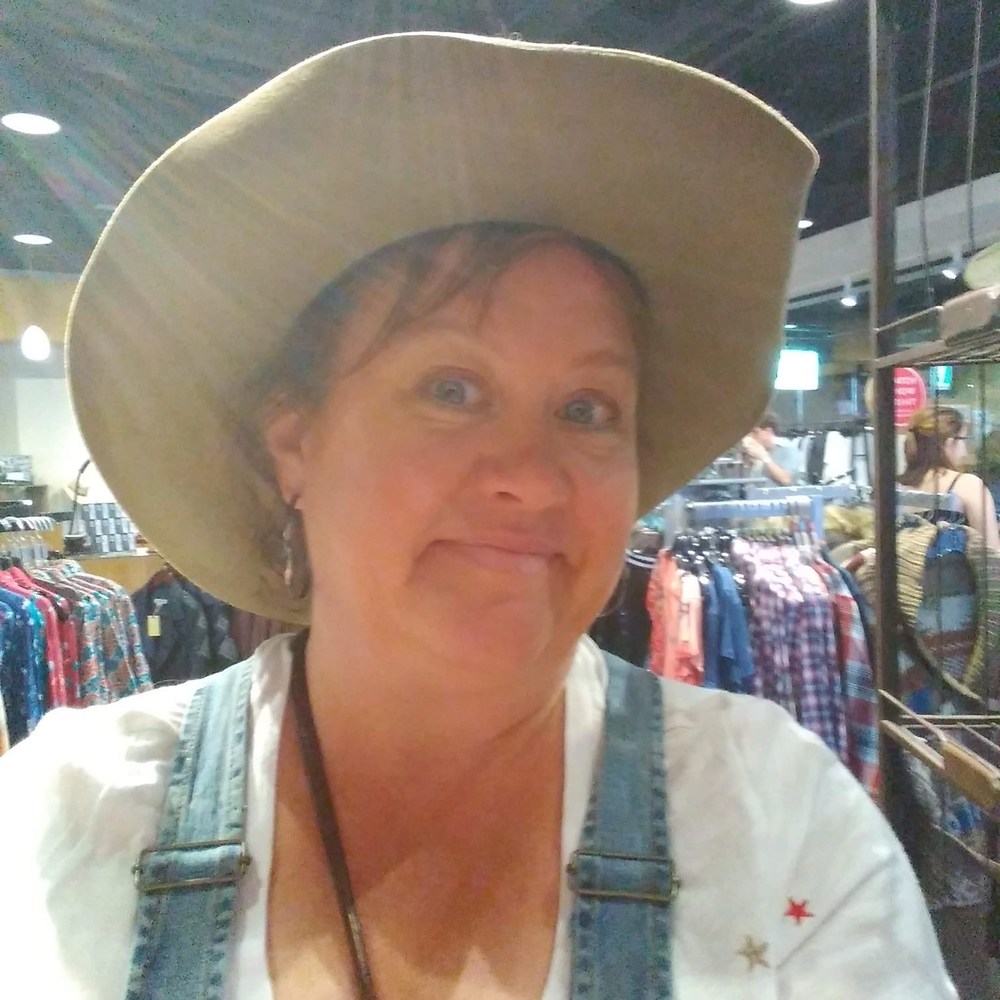 Meet your Posher, Jennifer